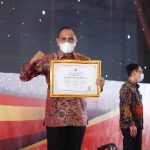 Provinsi Sumatera Utara (Sumut) mendapat Anugerah Meritokrasi kategori baik dari Komisi Aparatur Sipil Negara (KASN) terkait penerapan sistem Merit bagi Aparatur Sipil Negara (ASN). Piagam penghargaan diterima langsung Gubernur Sumut Edy Rahmayadi di Hotel Westin Surabaya, Selasa (7/12).