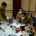 Penjabat Sekretaris Daerah Provinsi Sumatera Utara (Sumut) Afifi Lubis yang mewakili Pemerintah Provinsi (Pemprov) Sumut menanda tangani Penyelesaian Penyerahan Barang Milik Daerah Pemprovsu dan Pemkab Tapanuli Selatan ke Pemko Padangsidimpuan di Ruang Rapat Lantai 2 Kantor Gubernur Sumut Jalan Diponegoro Nomor 30 Medan. Selasa (7/12).