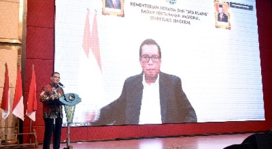 Pj Sekdaprov Sumut Afifi Lubis membuka Rapat Kerja Daerah (Rakerda) Tahun 2021 Badan Pertanahan Nasional (BPN) Kantor Wilayah (Kanwil) Sumut yang diselenggarakan di Hotel Adimulia, Jalan Diponegoro, Medan, Kamis (9/12/2021).