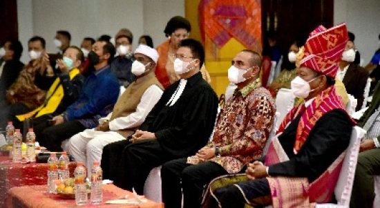 Gubernur Sumatera Utara (Sumut) Edy Rahmayadi menghadiri Perayaan Natal Persatuan Gereja Indonesia (PGI) Provinsi Sumut di Gedung Alfa Omega Jalan Pangeran Diponegoro Medan, Rabu (22/12/2021).