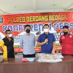 Kasat Reskrim AKP Made Yoga Mahendra, memberikan keterangan dalam konferensi pers terkait kasus ayah cabuli anak kandung di Mako Polres Sergai, Jumat (10/12/2021) sekira pukul 10.00 WIB.