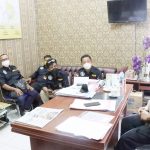 Kapolres Sergai AKBP Ali Machfud saat berbincang dengan Ketua JUPS Sugiono (4 dari kiri) dalam rangkaian kunjungan audensi,Rabu (15/12/2021).