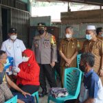 Plt Bupati Palas drg.H.Ahmad Zarnawi Pasaribu.CHt.MM.M.Si bersama Kapolres Palas,AKBP Indra Yanitra Irawan.SIK.M.Si monitoring keliling vaksinasi dari desa ke desa mendorong kesuksesan program vsksin.