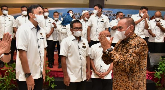 Gubernur Sumatera Utara (Sumut) Edy Rahmayadi menghadiri pelantikan Pengurus Persatuan Wartawan Indonesia (PWI) dan Ikatan Keluarga Wartawan Indonesia (IKWI) Provinsi Sumut Periode 2021 - 2026 di Garuda Plaza Hotel Jalan Sisingamangaraja Medan, Sabtu (18/12/2021) malam