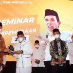 Gubernur Sumatera Utara Edy Rahmayadi bersama Ustas Abdul Somad dan KH Mufti Ahmad Nasihin pada acara Seminar dan Tabligh Akbar Pelajar dan Mahasiswa Sebagai Penerus Bangsa di Gedung Serba Guna Jalan Willem Iskandar, Sabtu (08/01).