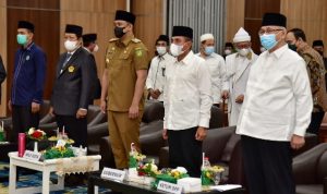 Gubernur Sumatera Utara (Sumut) Edy Rahmayadi menghadiri Musyawarah Wilayah VI Lembaga Dakwah Islam Indonesia (LDII) Provinsi Sumut Tahun 2022 di Ballroom Hotel Grand Inna Jalan Balai Kota Medan, Senin (31/1/2022). Turut hadir Walikota Medan Bobby Nasution, Ketua Umum LDII Pusat Chriswanto Santoso, dan Ketua LDII Sumut Agus Purwanto
