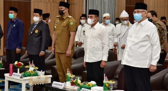 Gubernur Sumatera Utara (Sumut) Edy Rahmayadi menghadiri Musyawarah Wilayah VI Lembaga Dakwah Islam Indonesia (LDII) Provinsi Sumut Tahun 2022 di Ballroom Hotel Grand Inna Jalan Balai Kota Medan, Senin (31/1/2022). Turut hadir Walikota Medan Bobby Nasution, Ketua Umum LDII Pusat Chriswanto Santoso, dan Ketua LDII Sumut Agus Purwanto