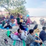 Objek Wisata Bahari Pantai Sialang Buah Kecamatan Teluk Mengkudu ramai dikunjungi diakhir pekan.( Photo: AR.Manik/Mitanews.co.id