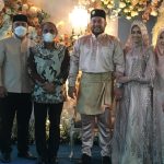 Gubsu Edy Rahmayadi memberikan doa restu pernikahan putra salah seorang fungsionaris Badan Kemakmuran Masjid (BKM) Agung Medan Mahmuzar Darma, Sabtu (15/1)