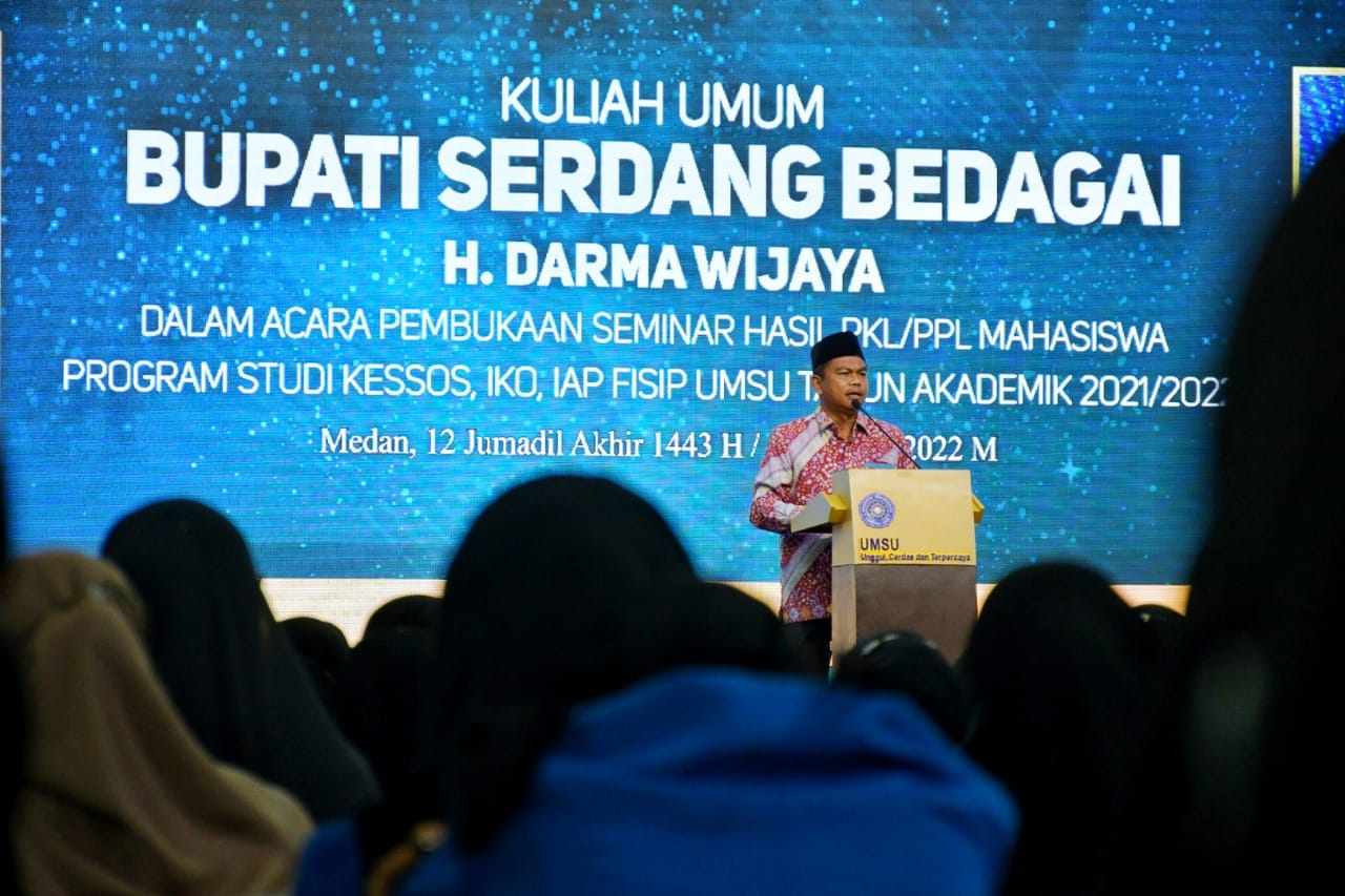 Bupati Sergai Darma Wijaya memberikan kuliah umum di kampus utama Universitas Muhammadiyah Sumatera Utara (UMSU) Jalan Mukhtar Basri Medan, Sabtu (15/1/2022).