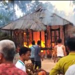 Satu Unit Rumah Papan di Desa Manggis Sutam Hangus Terbakar.