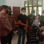 Kapolres Padanglawas,AKBP Indra Yanitra Irawan.SIK.M.Si bersama Ketua Bhayangkari Cabang Palas,Nyonya Indah Indra Yanitra meninjau pelaksanaan vaksinasi merdeka anak usia 6-11 tahun di Kecamatan Sosopan.