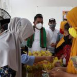 Bupati Pelalawan buka secara resmi operasi pasar minyak goreng