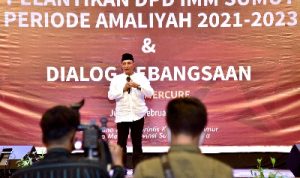 Gubernur Sumatera Utara (Sumut) Edy Rahmayadi menghadiri acara pelantikan Ikatan Mahasiswa Muhammadiyah (IMM) Provinsi Sumut (2021-2023) di Ballroom Hotel Grand Mercure, Jalan H.M Yamin Medan, Jumat (11/2/2022).