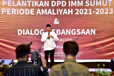 Gubernur Sumatera Utara (Sumut) Edy Rahmayadi menghadiri acara pelantikan Ikatan Mahasiswa Muhammadiyah (IMM) Provinsi Sumut (2021-2023) di Ballroom Hotel Grand Mercure, Jalan H.M Yamin Medan, Jumat (11/2/2022).