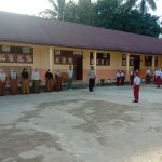 Kanit Kamsel Lantas Polres Palas AIPDA Julaham Efendi, melaksanakan kegiatan upacara bendera dalam rangka “Polisi Go To School” bertindak selaku Pembina Upacara di SD Negeri 0602 Matomdang, Senin (07/02/2022)