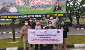 Ketua PWI Tapsel-Sidempuan Sukri Falah Harahap bersama rombongan tiba di Bandara Halouleo, Kendari, pada Senin, (7/2) kamarin.