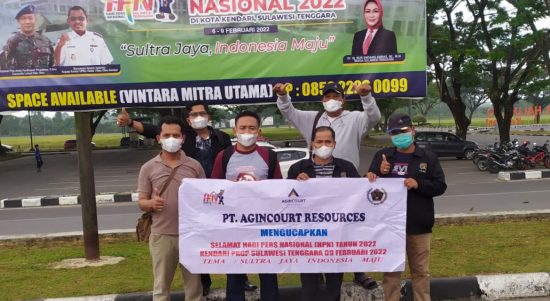Ketua PWI Tapsel-Sidempuan Sukri Falah Harahap bersama rombongan tiba di Bandara Halouleo, Kendari, pada Senin, (7/2) kamarin.