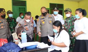 Kapolres Sergai AKBP Ali Machfud meninjau pelaksanaan vaksinasi di Desa Sei Bamban, Kecamatan Sei Bamban, Kabupaten Serdang Bedagai, Rabu (9/02/2022).