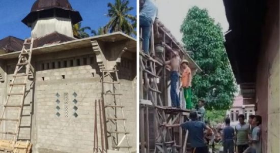 Masjid Baitu Al-Mannan Desa Subulussalam dan aksi gotongroyong masyarakat mengecor kanopi Masjid.