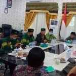 Suasana temu audensi ITS NU Padangsidimpuan dengan Wakil Wali Kota Padangsidimpuan, Ir. H. Arwin Siregar di antara Bendera Merah Putih dengan Bendera Logo Kota Padabgsidimpuan berlangsung Kamis (17/03/2022) pagi.