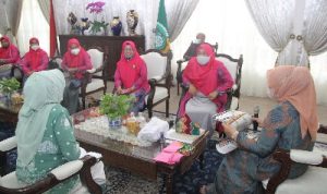 Ketua Tim Penggerak (TP) Pemberdayaan Kesejahteraan Keluarga (PKK) Sumut Nawal Lubis menerima audiensi Himpunan Bibinian Banjar (H-BIBI) Sumut di Rumah Dinas Gubernur, Jalan Jenderal Sudirman Nomor 41 Medan, Jumat (18/3)