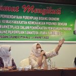 Ketua TP-PKK Provinsi Sumut Nawal Lubis didampingi Kepala DInas Pemberdayaan Perempuan dan Perlindungan Anak (PPPA) Nurlela, menghadiri dan meresmikan acara Workshop Peningkatan Pemasaran Produk Pada Toko Online Perempuan Sumatera Utara, di Lantai 2 Grand City Hall Medan, Kamis (31/03).