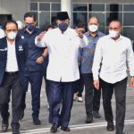 Gubernur Sumatera Utara (Sumut) Edy Rahmayadi didampingi Wakil Gubernur Sumut Musa Rajekshah mengantar kepulangan Ketua Umum Partai Nasional Demokrat (NasDem) di Bandar Udara Kualanamu, Kabupaten Deliserdang, Jumat (4/3/2022).