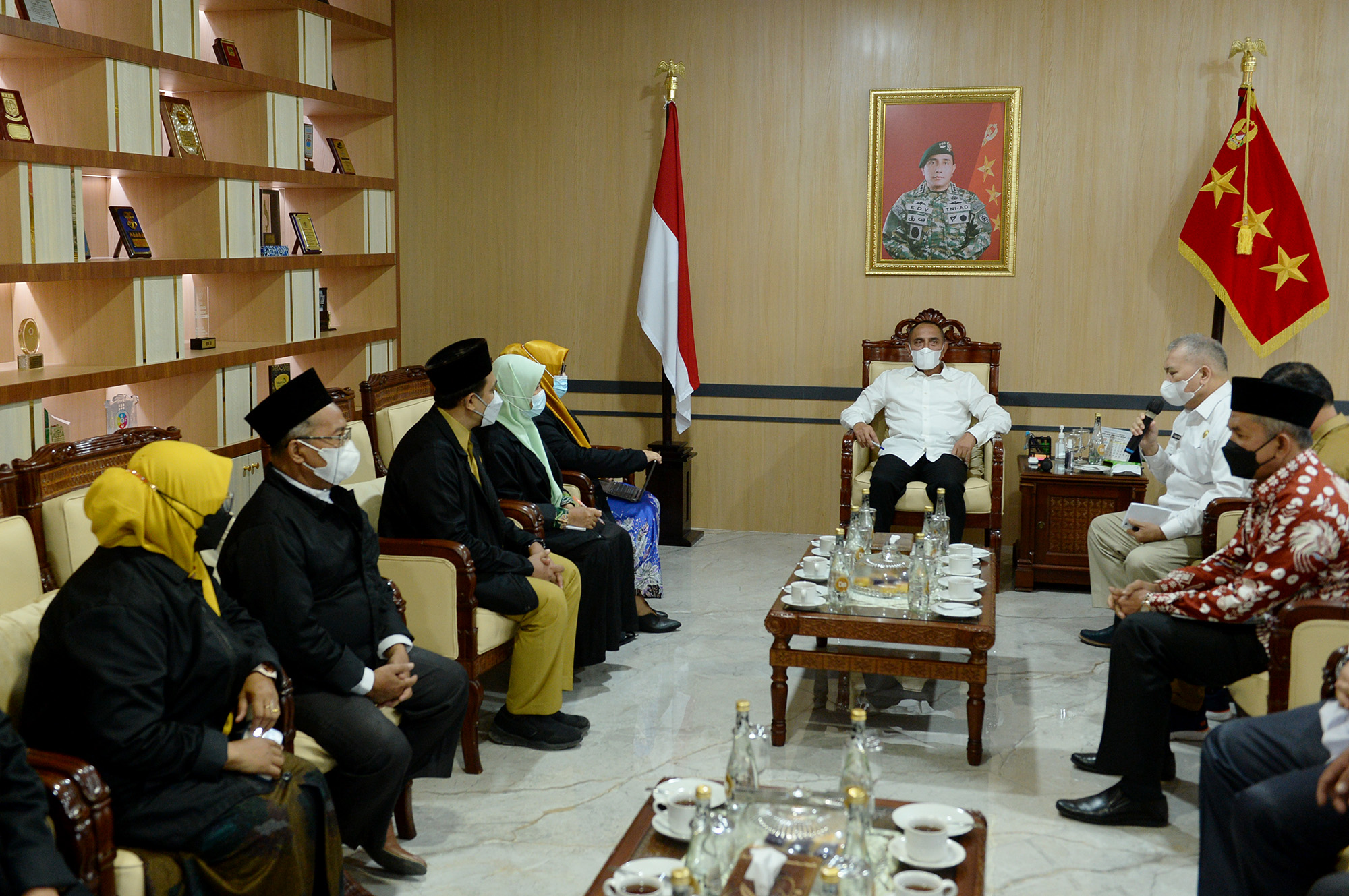 Gubernur Sumatera Utara (Sumut) Edy Rahmayadi menerima audiensi dari Persatuan Guru Agama Islam Sumut di Ruang Kerja lantai 10 Kantor Gubernur Sumut Jalan Diponegoro Nomor 30 Medan. Selasa (8/3).