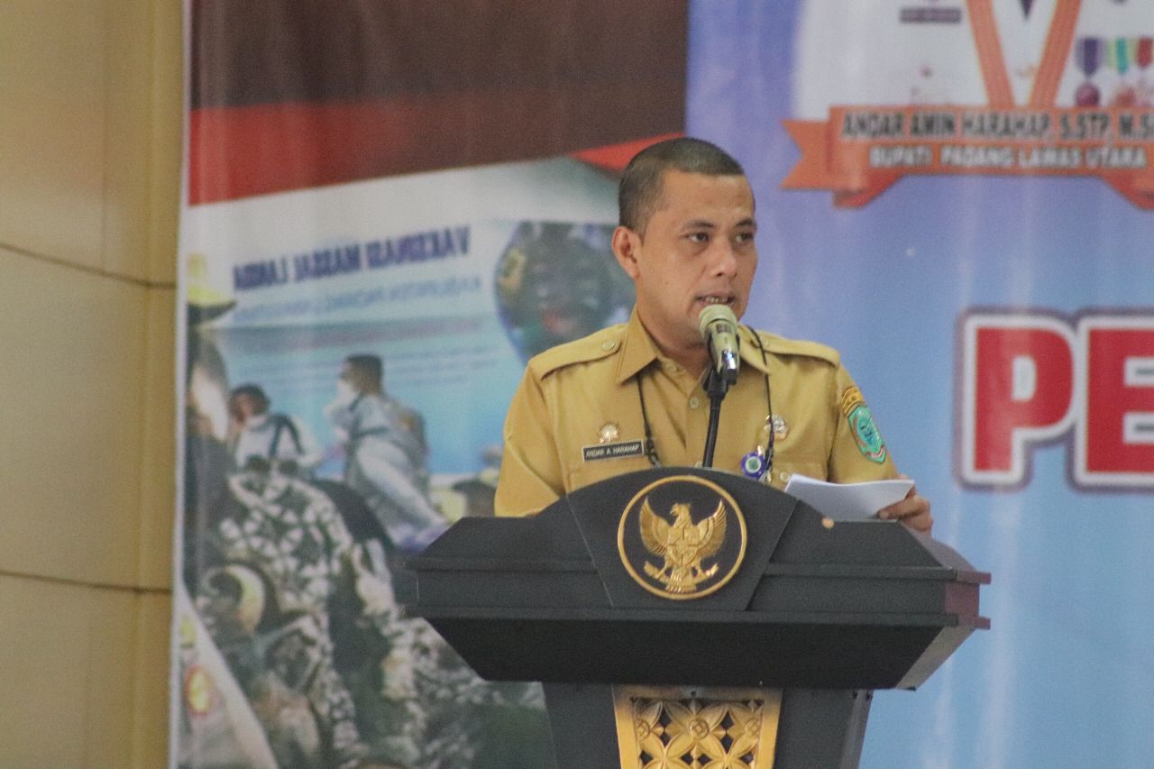 Bupati Paluta Andar Amin Harahap buka pelaksanaan assessment Pejabat Pimpinan Tinggi Pratama di Lingkungan Pemkab Paluta di Aula Serbaguna Paluta, Senin (7/3)