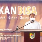 Bupati Sergai Darma Wijaya saat memberikan sambutan di acara Gerakan “BISA” atau Bersih, Indah, Sehat dan Aman, yang dilangsungkan di arena berkuda Jericho  Stable, Sei Rampah, Rabu (9/3/2022).