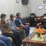 Plt Bupati Palas,drg.H.Ahmad Zarnawi Pasaribu.CHt.MM.M.Si menerima audensi PERADI Kabupaten Palas terkait bantuan hukum untuk masyarakat kurang mampu. 