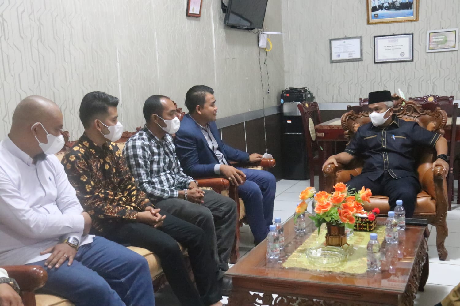 Plt Bupati Palas,drg.H.Ahmad Zarnawi Pasaribu.CHt.MM.M.Si menerima audensi PERADI Kabupaten Palas terkait bantuan hukum untuk masyarakat kurang mampu. 