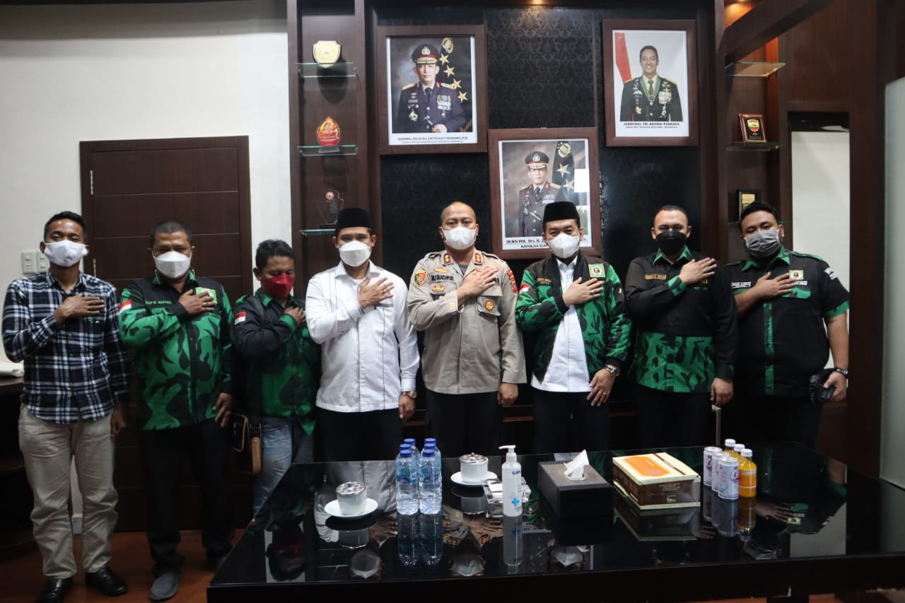 Kapolres Sergai AKBP Ali Machfud diabadikan bersama pengurus GPK Sumut usai pertemuan.