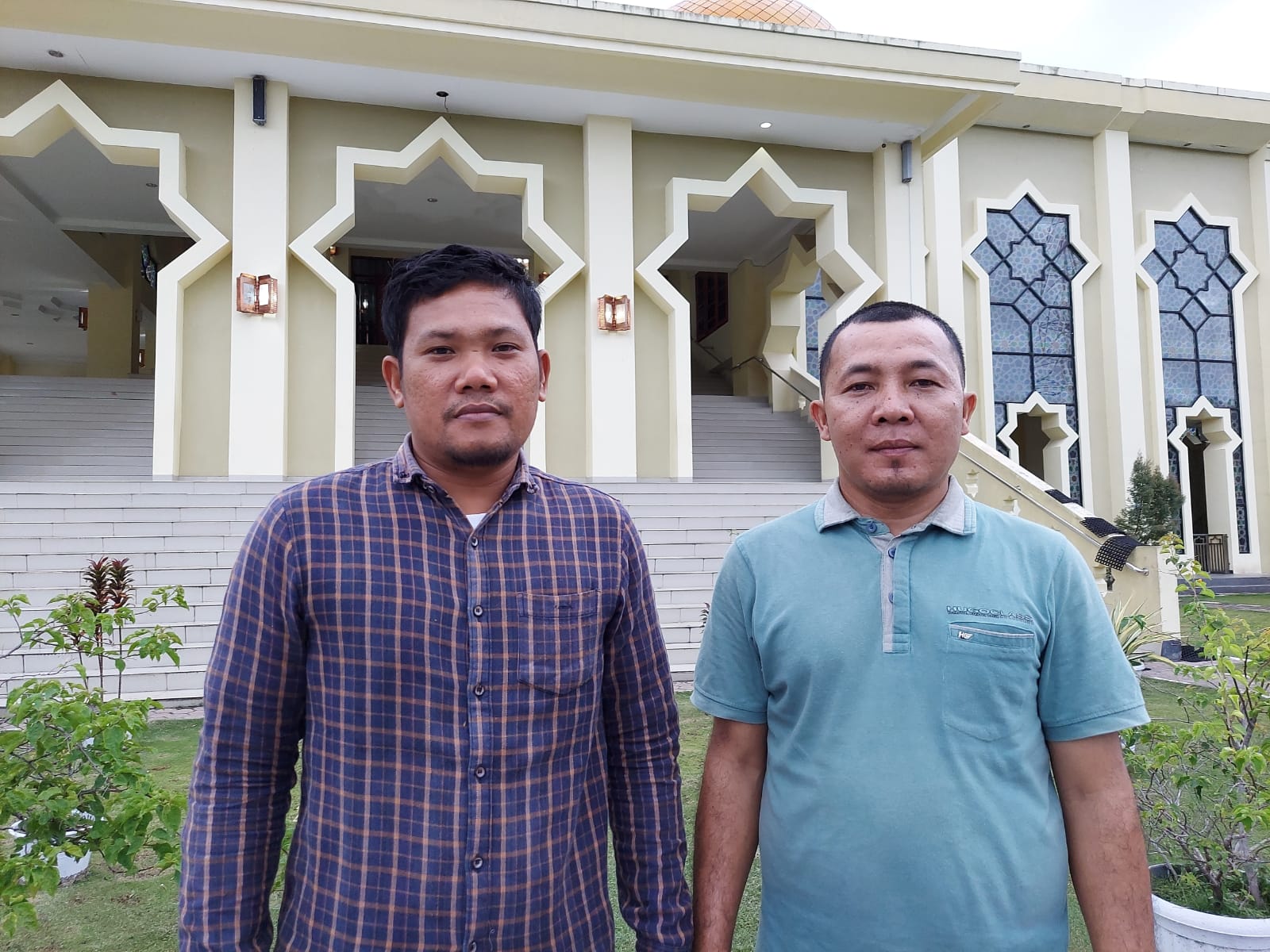 Foto: Ketua Panitia Musda III KAHMI Kabupaten Padang Lawas Utara (kiri), Sekretaris Panitia (kanan).