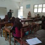Ketua NU Care Lazisnu, Ustadz Zulpan Harahap, S.S. M.Pd.M.Kom saat menyampaikan materi sosialisasi ITS NU Padangsidimpuan kepada para siswa kurang mampu sekaligus penyerahan santunan pendidikan di SMA N 8 Padangsidimpuan, Kamis (17/03/2022).