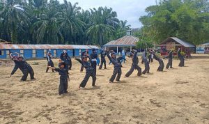Dua rayon atlet Pencak silat sedang melakukan latihan gabungan PSHT , Yaitu Rayon SMK Negeri 1 Palas dan rayon Pesantren Al ansor Desa Batangbulu kec. Barsel