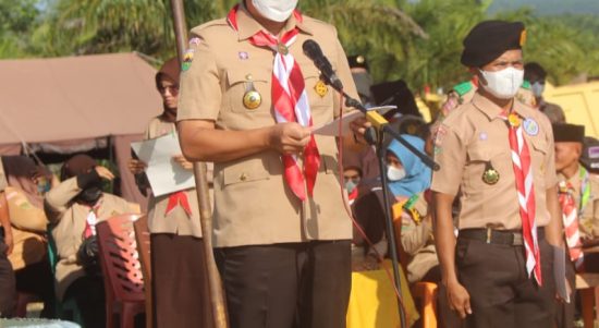 Kajari Palas,Teuku Herizal.SH bertindak pembina upacara dikegiatan penutupan perkemahan Perimtaq.
