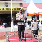 Kapolres Sergai AKBP Ali Machfud memimpin apel gelar pasukan OPS Mantap Huta Toba 2022 dalam rangka pengamanan Pilkades tahun 2022 di Wilayah hukum Polres Serdang Bedagai bertempat di Halaman Mapolres di Sei Rampah, Rabu (30/3/2022).