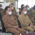 Penjabat (Pj) Sekretaris Daerah Provinsi (Sekdaprov) Sumatera Utara (Sumut) Afifi Lubis mengikuti acara puncak Peringatan Hari Otda XXVI secara virtual dari Aula Tengku Rizal Nurdin, Jalan Sudirman Nomor 41 Medan, Senin (25/4).