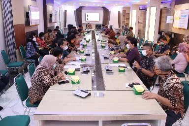 Plt Kepala Dinas Komunikasi dan Informatika (Diskominfo) Provinsi Sumatera Utara (Sumut) Kaiman Turnip membuka Forum Organisasi Perangkat Daerah (OPD) Diskominfo Sumut, yang bertempat di Aula Transparansi Diskominfo Sumut, Jalan HM Said Nomor 27, Kamis (31/3)