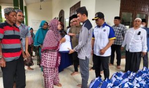 Dewan Pengurus Provinsi (DPP) Ikatan Keluarga Alumni Pendidikan Tinggi Kepamongprajaan (IKAPTK) Sumatera Utara (Sumut) menggelar bakti sosial bagi anak yatim dan kaum dhuafa di wilayah Medan dan Deliserdang, Jumat (15/4). Kegiatan tersebut dipimpin langsung Ketua DPP IKAPTK Sumut Faisal Arif Nasution bersama para pengurus lainnya