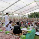 Gubernur Sumut Edy Rahmayadi berbuka puasa bersama seribuan abang becak Kota Medan di Halaman Rumah Dinas Gubernur Sumut, Jalan Sudirman No. 41 Medan, Selasa (19/4/2022)