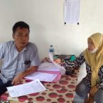 Ketua Jaringan Pendamping Kebijakan Pembangunan Wilayah Kabupaten Padanglawas Utara, Dewi Sartika Siregar saat mengunjungi kantor SPBU Aeknauli yang diterima Manager SPBU melalui Supervisor Hendri Simatupang.