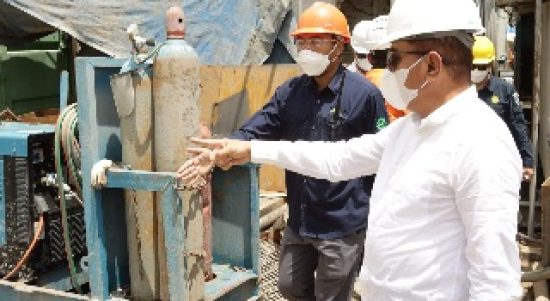Gubernur Sumatera Utara (Sumut) Edy Rahmayadi mendatangi Lokasi Pembangkit Listrik Tenaga Panas Bumi (PLTPB) PT Sorik Mas Geothermal Power (SMGP) di Desa Sibanggor Tongah, Kecamatan Puncak Sorikmarapi, Kabupaten Mandailingnatal (Madina), Rabu (27/4).