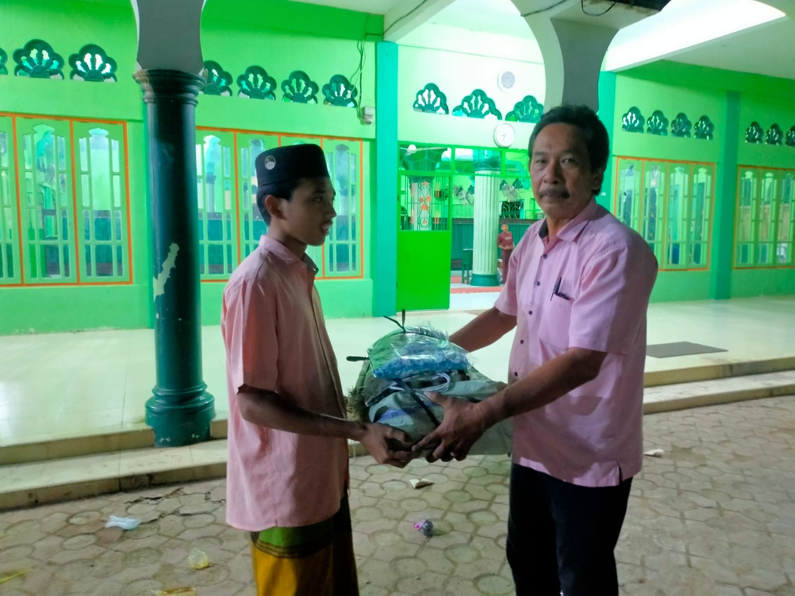 Bantuan Gema Ramadhan DPP IKANAS didistrubusikan oleh Pengurus harian DPC IKANAS Palas ke 50 Masjid yang tersebar di 17 Kecamatan se Kabupaten Palas.