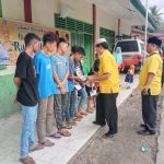 Ketua DPD II Partai Golkar Palas, H. Ali Sutan Harahap(TSO) diwakili Sekretaris, Miftahuddin Harahap, didampingi anggota DPRD Palas Dapil II, H. Lokot Nasution bersama Pengurus Harian memberikan santunan ke anak yatim.