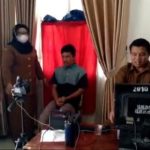 Kadis Dukcapil Palas, Dra. Nelli Suriyani Hasibuan memantau pelaksanaan perekaman KTP Elektronik bagi penyandang disabilitas dan lansia.