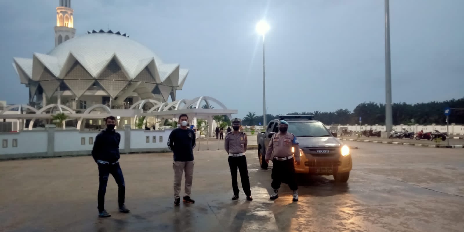 Polres Serdang Bedagai gelar patroli dan razia asmara Shubuh  di Kompleks Masjid Agung Desa Sei Rampah, Sabtu (23/04/2022) sekira Pukul 05.30 WIB.