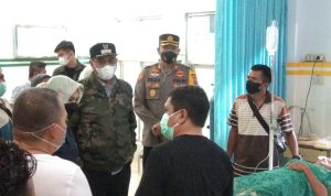 Bupati dan Wakil Bupati Madina, Kapolres ,serta Kadis kesehatan Madina menjeguk warga Sibanggor yang dirawat RSUD Panyabungan.